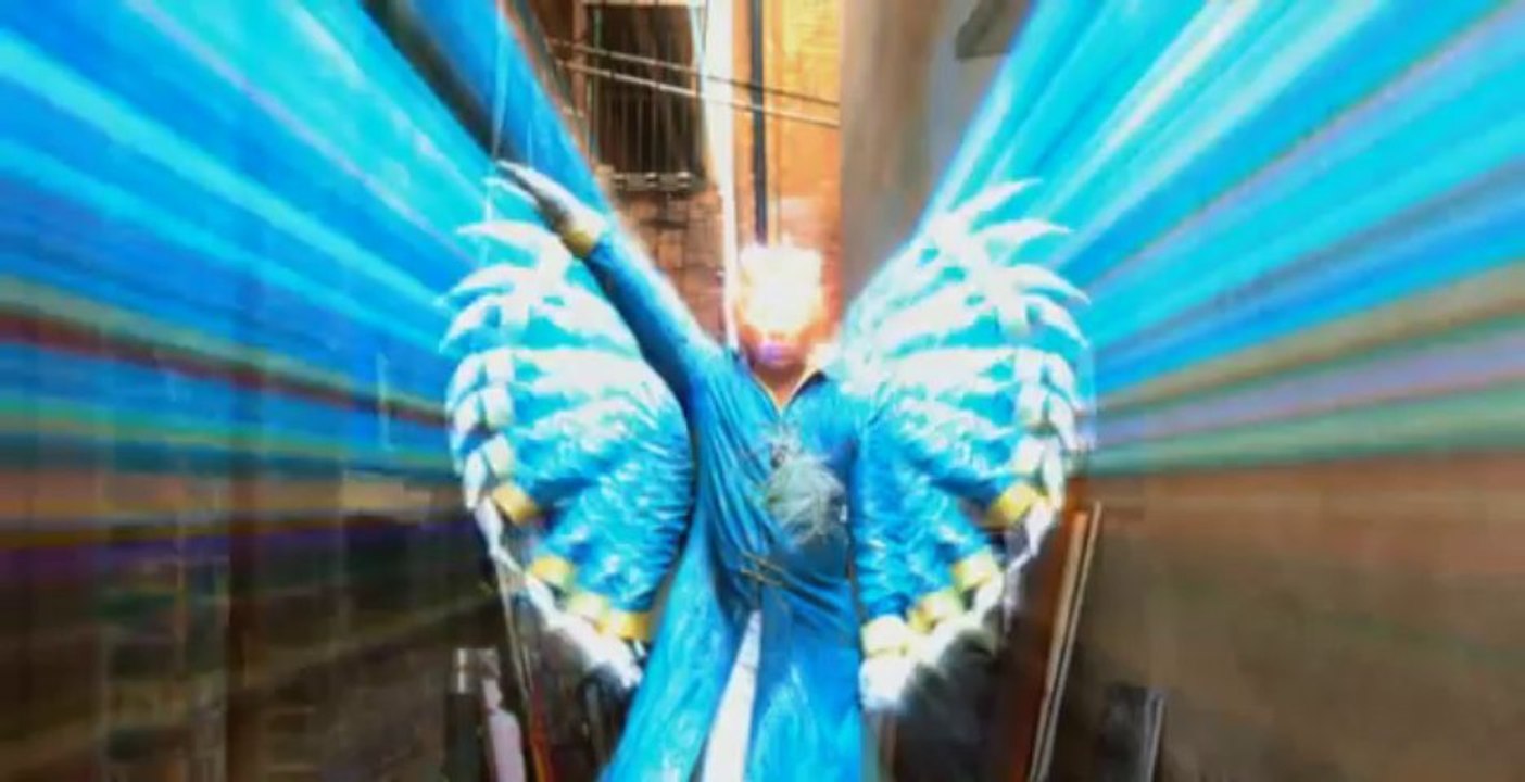 EMPIRE OF THE SUN - WALKING ON A DREAM