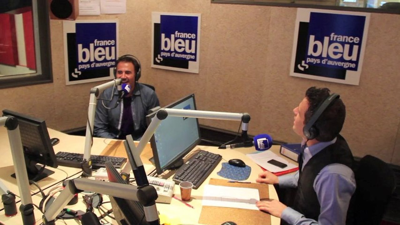 José Garcia et Isabelle Doval dans les studios de France Bleu Pays d'Auvergne pour la promo du film Fonzy