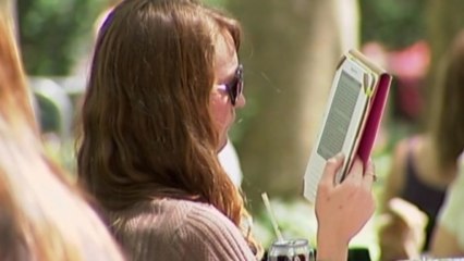 Cellphones, e-readers usage expanded on airplanes