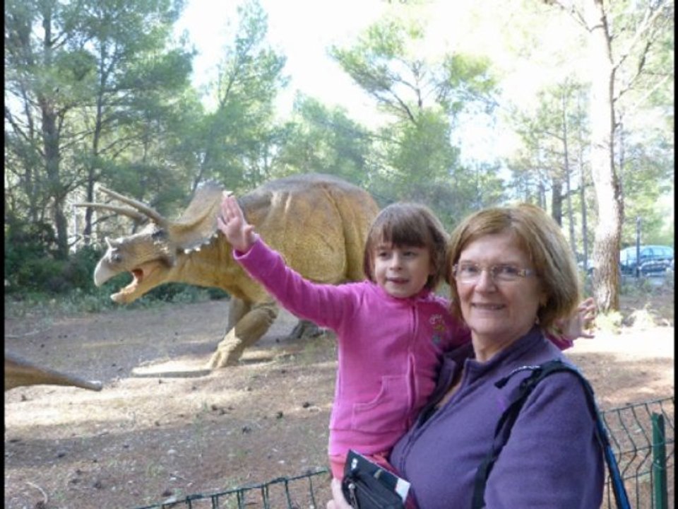 30-10-2013 DINOSAURES MEZE