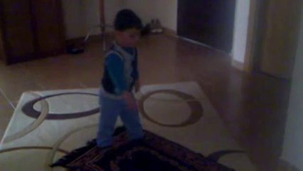 Baby Praying Salah/Namaz-Baby Prays
