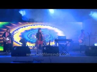 The Vinyl Records performs "Cherry Bomb"