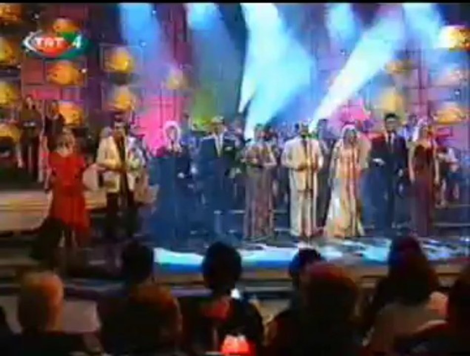 TRT AKŞAM SEFASI KORO-Gözlerin Bir İçim Su İçim Yandı Doğrusu