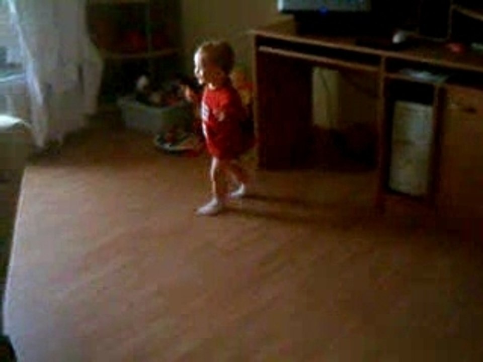 VIDEO ethan fin aout danse