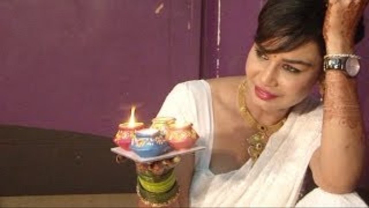 Diwali Photoshoot 0f Kavita Verma With Diya & Crackers