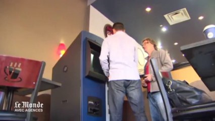 Le premier distributeur automatique de Bitcoin au monde installé au Canada