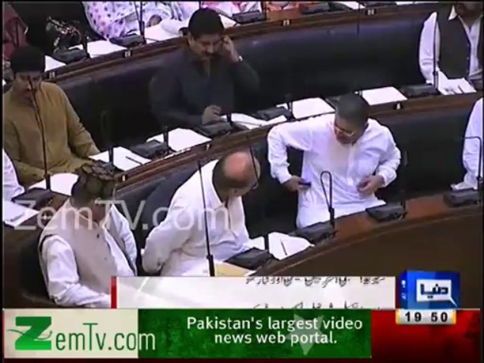 Sharjeel Memon aur Nisar Khoro ne Manzoor Wassan ko Mamuu banadiya