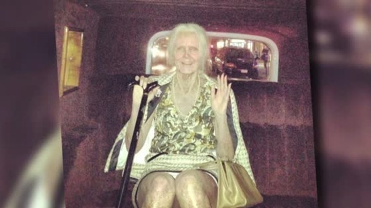 Heidi Klum se transforma en una vieja arrugada para su fiesta anual de Halloween