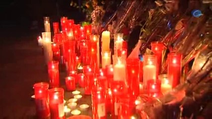 Flores, velas y poemas en el aniversario de la tragedia del Madrid Arena