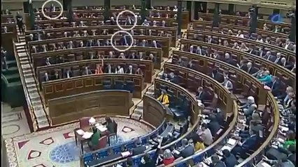 Estampida en el Congreso: Los diputados abandonan el hemiclo a la carrera para irse de puente