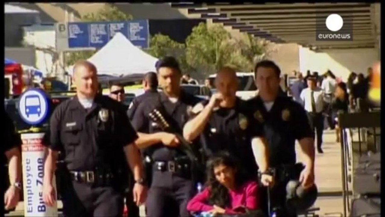 Un muerto y al menos seis heridos en un tiroteo en el aeropuerto de Los Ángeles