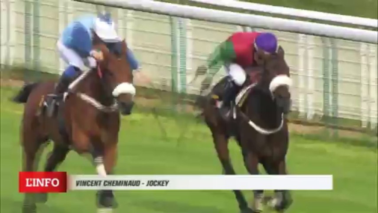 Vincent Cheminaud, jockey de Bébé Star, lauréat du prix Congress à Auteuil le 2 novembre 2013