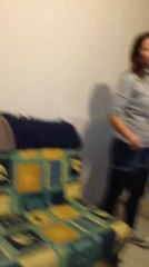 emily chante et piano