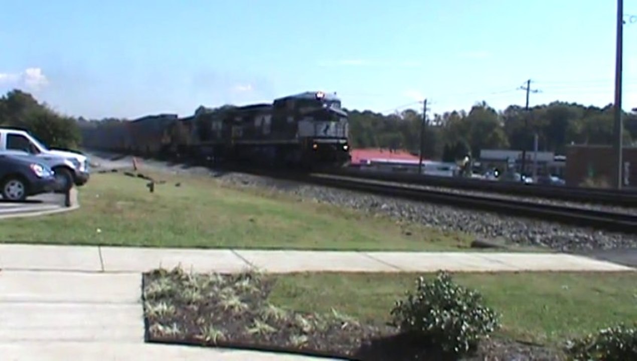 NS 23N intermodal train NB through Austell Ga.