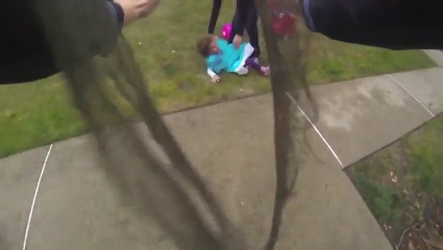 Faire pleurer des fillettes pour Halloween. Tellement marrant...