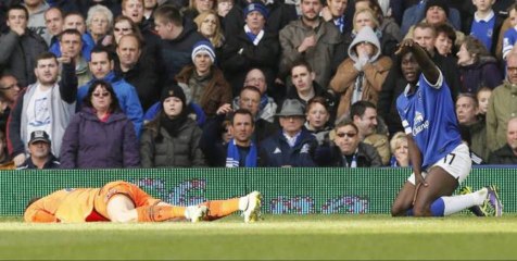 Hugo Lloris mis KO après un choc avec Romelu Lukaku