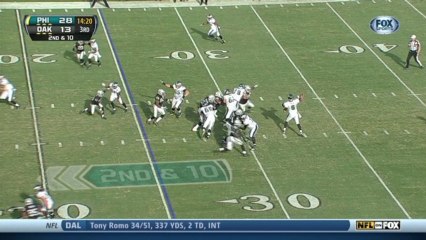 QB Foles to RB McCoy, 25-yd, pass, TD