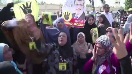 بدء محاكمة محمد مرسي بعد اربعة اشهر من اطاحته