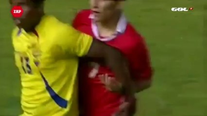 Kendi Kendine Tokat Attıran Futbolcu