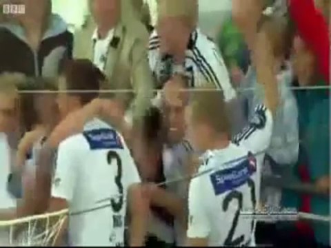 Futbol Tarihinin Kafayla En Uzak Mesafeden Atılan Golü