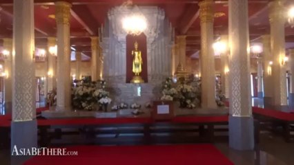 Inside Wat Maha Chedi Ban Krut Bang Saphan