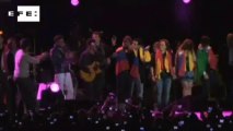 Alejandro Sanz canta Corazón Partío em benefício das vítimas das chuvas na Colômbia .