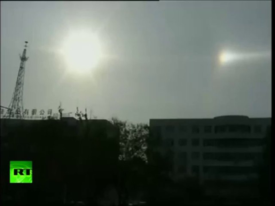 ice crystals cause triple sun illusion