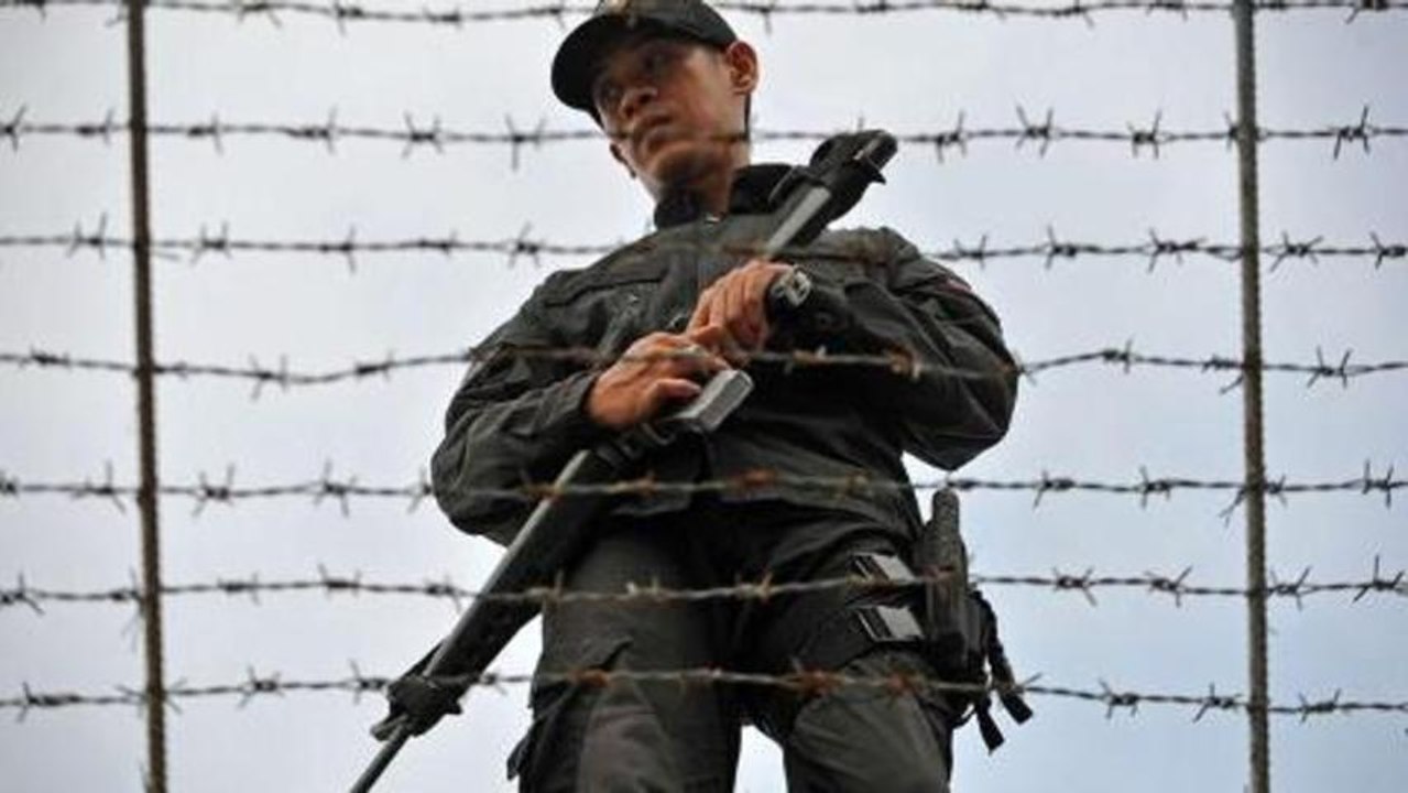 Listening Post - Feature: The Philippines: Gett...