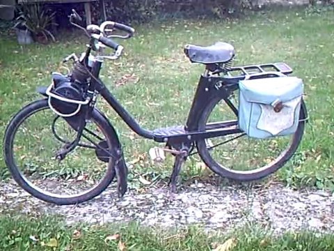 ça y est, le moteur tourne ! le solex est arrêté depuis 1974!