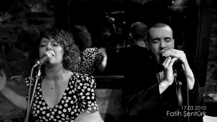 Cem Adrian- Özge Fışkın tek başına.mp4