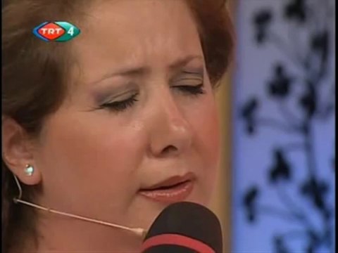 Emel Taşçıoğlu Karmı Yağmış Yüce Dağlar Başına