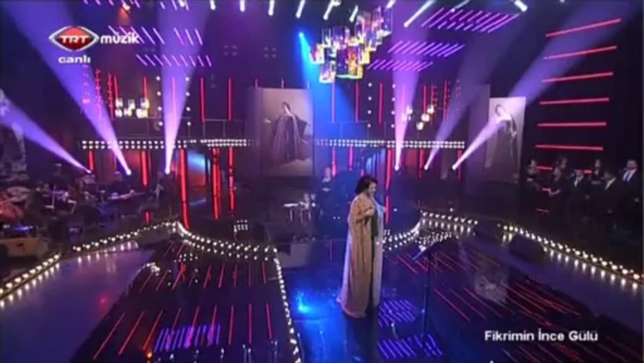 14 melihat gülses aşkı fısıldar sesin bülbül müsün ah nesin 03.11.2013 fikrimin ince gülü