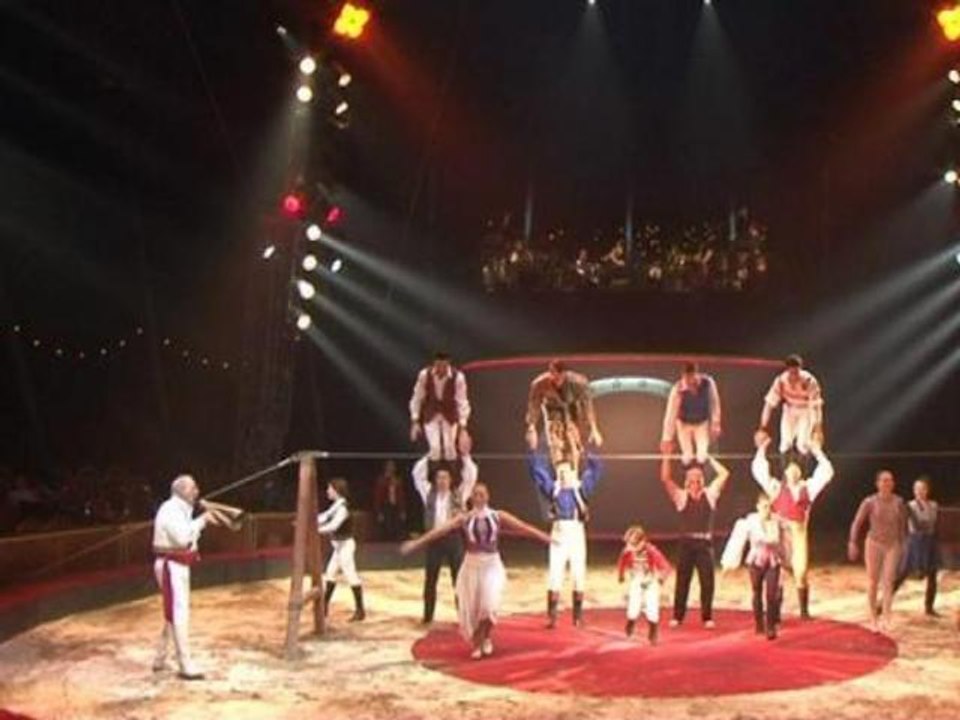 Le cirque Gruss vous ouvre ses portes avec "Silvia" - 4/11