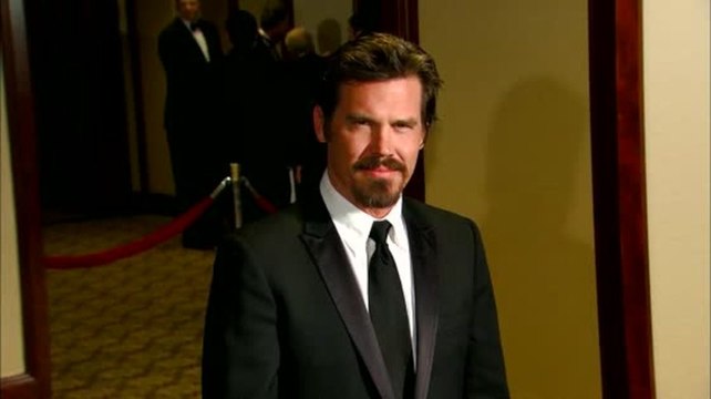 Josh Brolin Throws Punches and Yells at Cabbie