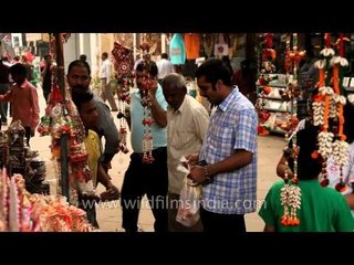 Shopping for Diwali - Everybody seems busy!