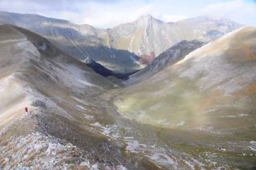 Download Video: DOM.20-10-13 P.N.MONTI SIBILLINI: CIMA DI VALLINFANTE (2113 METRI) E MONTE PASSO CATTIVO (2065 METRI) DAL PAESE DI MACCHIE.