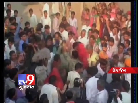 Superstition or Tradition - 100 cows made to run on human bodies in Ujjain - Tv9 Gujarat