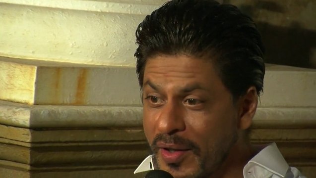 Shahrukh Khan Celebrates His 48th Birthday With Media In Mannat – Shahrukh Khan Birthday 2013