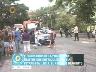 Abierto el tránsito en la vía Petare Santa Lucía tras protesta por falta de agua