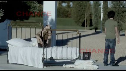 Alejando Sanz recibe el título de Doctor Honoris Causa