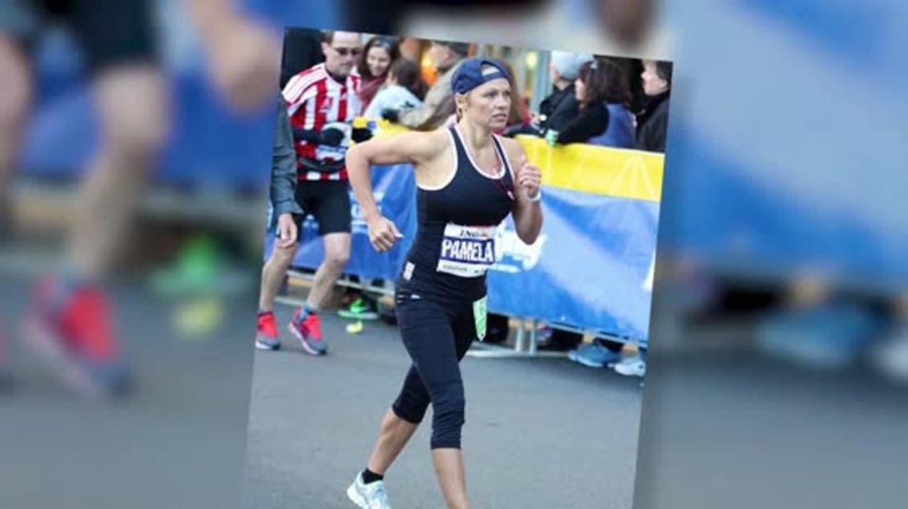 Pamela Anderson kühlt ab nach Marathon in New York