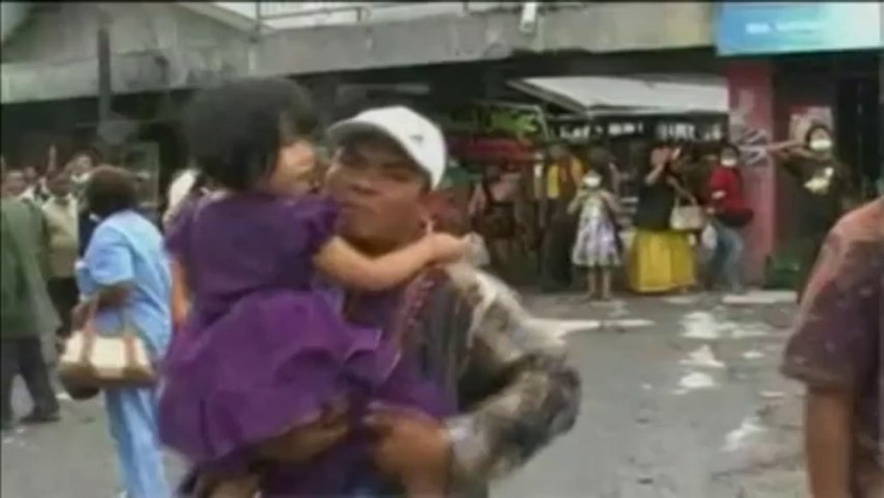 Un millier de personnes évacuées après l'éruption d'un volcan en Indonésie