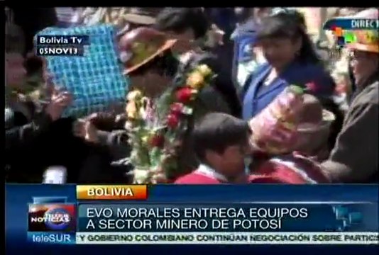 Evo Morales entrega equipos a sector minero de Potosí