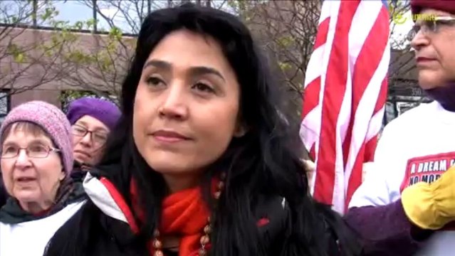 Police And Protesters Cooperate For Planned Arrests At Immigration Protest