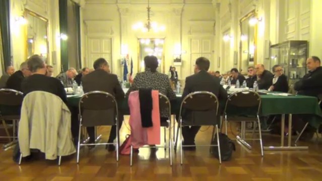 conseil municipal à Avranches - 4 nov 2013 - modification des statuts de la communauté de communes