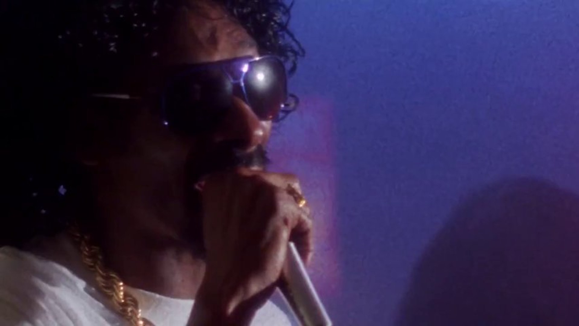 Video: Snoop Dogg and Dâm-Funk: Faden Away