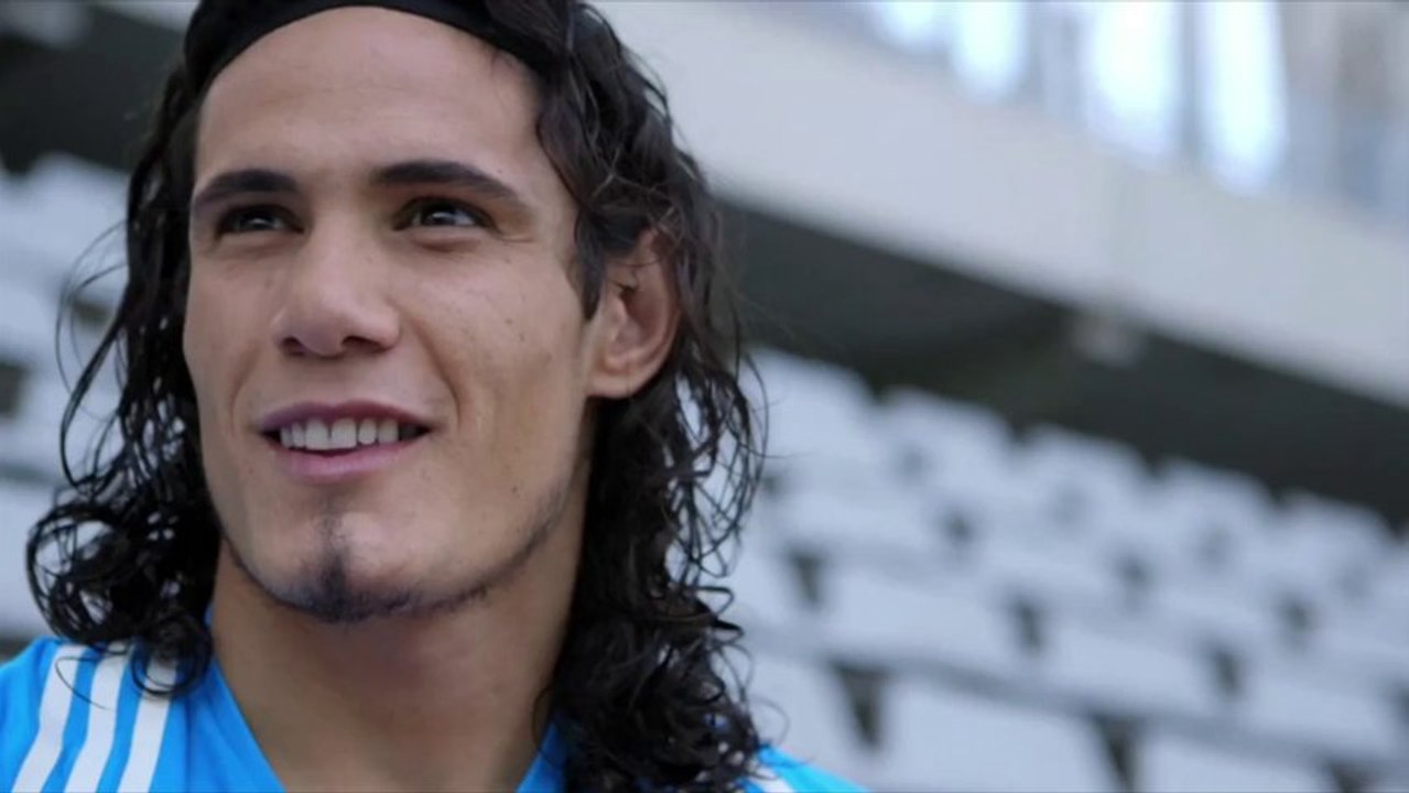 Cavani, Lucas et Lavezzi découvrent leurs nouveaux crampons !