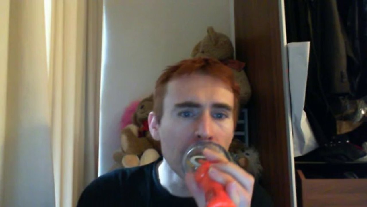 Wiwi égratigne "tout sur mon père" de Leslie