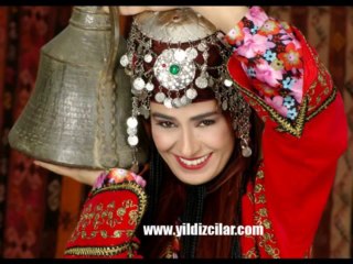 Yıldız Tilbe - Karşı Köyden Davul Sesi Geliyor