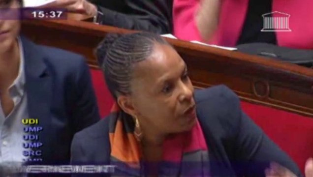 Attaques racistes: les députés se lèvent pour Taubira